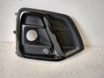 Audi q5 80a решётка заглушка бампера правая перед фото №1