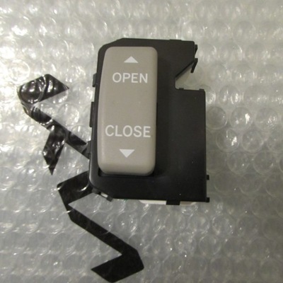 Перемикач відкривання дах toyota fun cargo фото №1