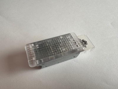 Лампа кабины 7l0947415 audi фото №1