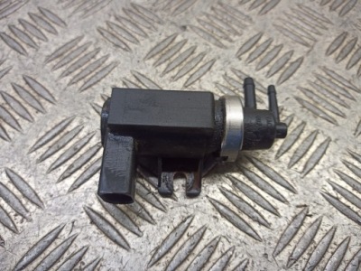 Клапан вакууму audi a4 b6 1.9 tdi 8e0806628 фото №1