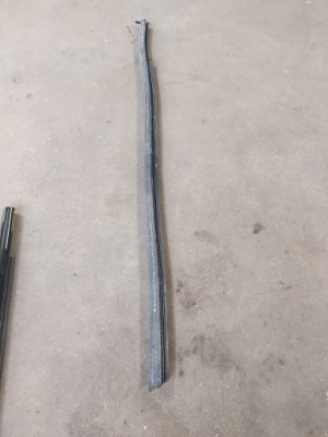 Bentley bentayga прокладка дверь левый перед 18r 36a837479 фото №1