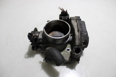 Дросельна заслінка audi a4 b5 1.8 фото №1