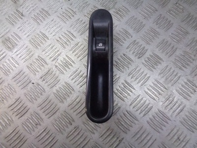 Панель стекло renault оригинальный номер 8200327947 фото №1