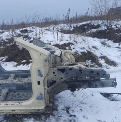 Mercedes b-klasa w246 лонжерон правая четверть фото №1