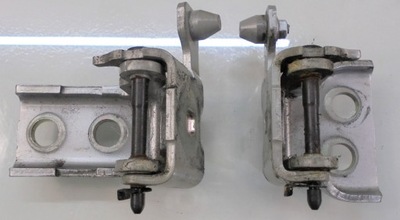 Peugeot 308 i sw 09 r петлі двері ліва задня kpl фото №1