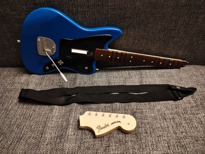 GITARA ROCK BAND 4 FENDER STRATOCASTER JAGUAR GUITAR HERO PASEK XBOX ONE
