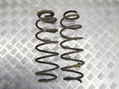 Alfa romeo giulietta 2011 комплект пружина задня фото №1