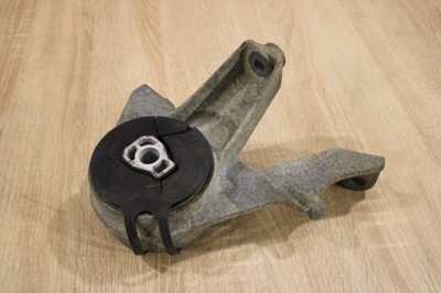 Подушка двигуна перед captiva antara 2.2 механічна коробка передач фото №1