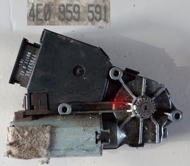 Моторчик люк audi a8 4e0959591 фото №1
