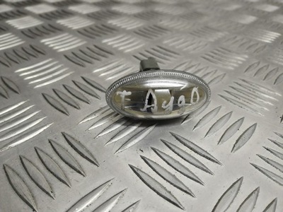 Поворотник левый toyota aygo фото №1