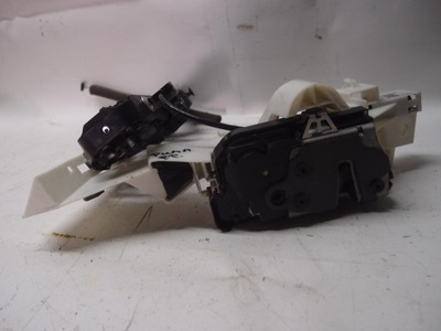 Замок двері правий перед 4 контакти ford puma mk2 фото №1