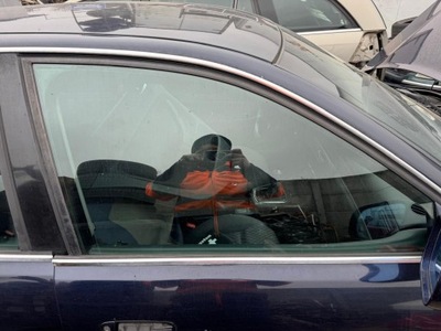 Скло двері перед права audi a4 b5 фото №1