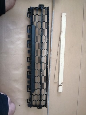 Решітка середня бампера перед skoda octavia iv 4 фото №1