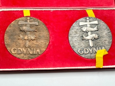 MEDAL GDYNIA 2 MEDALE W ETUI NR 993