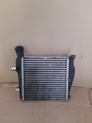 Інтеркулер vw touareg ii 7p0145804b фото №1