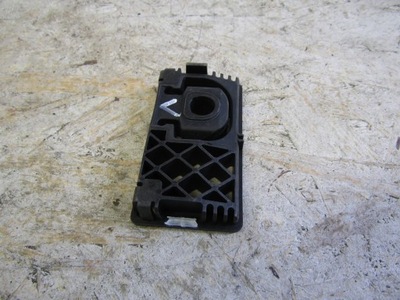 VOLVO V60 II RUBBER MOUNTING RADIATOR 18R-->  