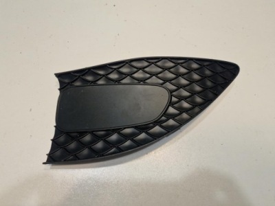 Mercedes b-klasa w247 18-23 решітка бампера права перед фото №1