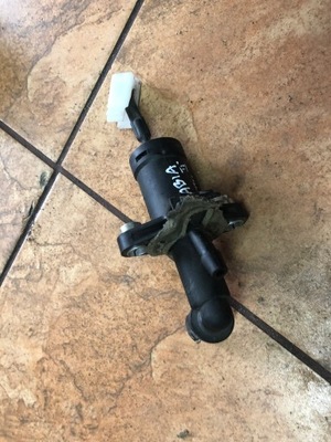 Fabia ii 1.6tdi помпа зчеплення фото №1