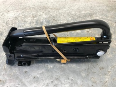 Набір домкрат вушко ключ mazda 2 dy 2s61-17080-ac фото №1