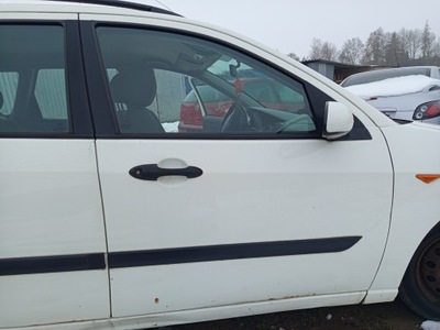 Дверь перед передние правое n8 белый ford focus mk1 kombi фото №1