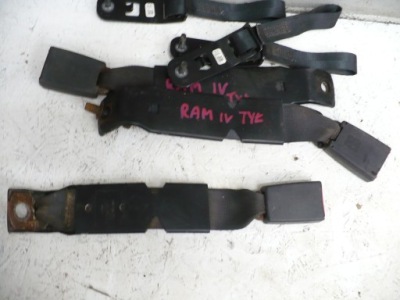 Dodge ram 09- пряжка поперечина задняя usa фото №1