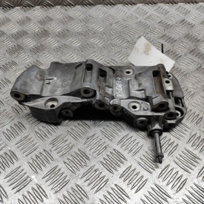 Bmw 6 f12 f13 2011 кронштейн генератора фото №1
