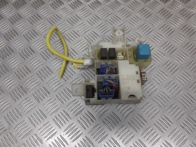 Коробка запобіжників toyota corolla e12 2.0 d4d фото №1