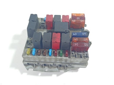 Alfa romeo 147 00-10 коробка запобіжників оригінальний номер 51742420 фото №1