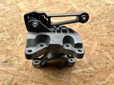 Range rover evoque подушка кронштейн двигуна фото №1