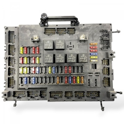 0014462058 mercedes-benz коробка предохранителей фото №1
