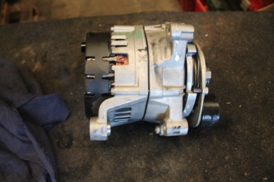 10. генератор bmw 5a504f9 пошкоджена штекер фото №1