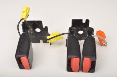 Volvo v40 ii заскочки ременів задня задні 31377484 комплект фото №1