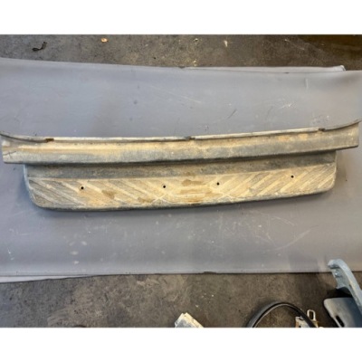 Бампер підніжка поріг задня задній a9068803171 vw crafter 2.0tdi фото №1