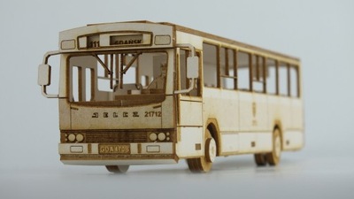 Model z tektury Autobus Jelcz PR110U Berliet 1:72