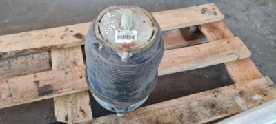 Audi a6 c6 - подушка підвіска задній 4f0616001j фото №1