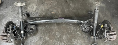 Балка os задня підвіска гальмівні диски супорти комплект  renault austral 1.2 e-tech фото №1