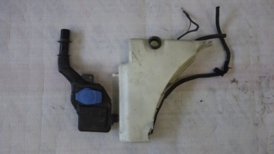 Audi a5 8t бак омивача 8t0955453 фото №1