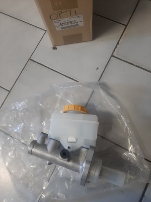 26401ag010 насос гальмівна subaru legacy / impreza фото №1