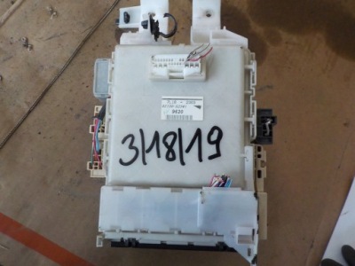 Коробка модуль toyota оригінальний номер 8273052341 фото №1