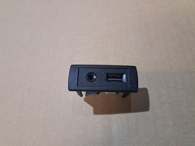 LIZDAS PRIEVADAS USB AUX MERCEDES SPRINTER W906 A4478200087 