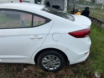 Hyundai elantra vi 16- чверть лівий задня крила фото №1