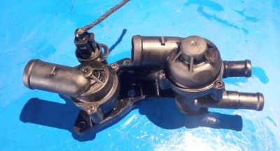 Корпус термостата 03c121121d vw.touran 1,4 tsi фото №1