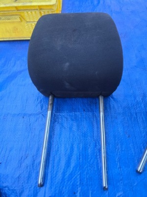 Vw caddy 2k5 підголівник сидіння передній фото №1