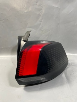 Лампа правий задня w крила peugeot 5008 ii 2 оригінал фото №1