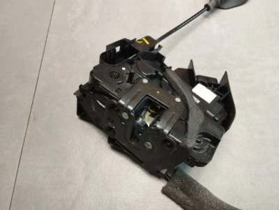 Renault grand scenic iv замок правый задняя 825022352r фото №1