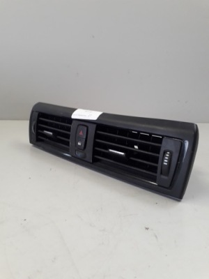 Bmw f21 2.0d решётка обдув 9207116 фото №1