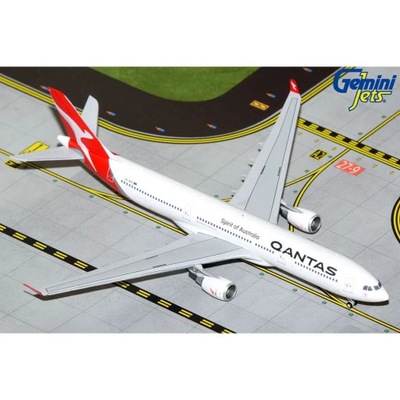 MODEL AIRBUS A330-300 QANTAS VH-QPH 1:400