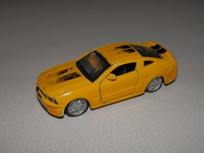 Ford Mustang GT 2006 Bburago 1/64 model autko resoark