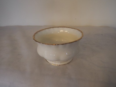 Cukiernica porcelana Royal Albert Richmond