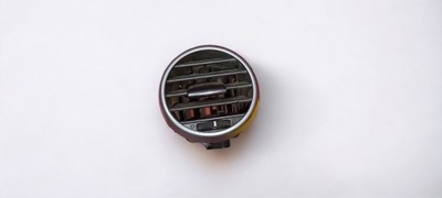 РЕШЕТКА ВОЗДУХОВОДА SEAT LEON II TOLEDO III 5P0819203